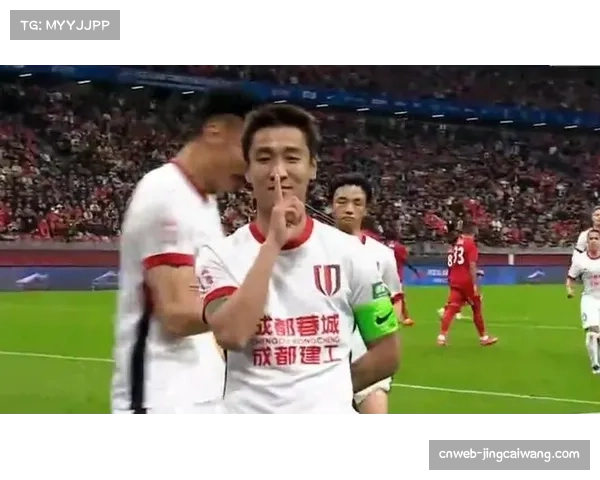 韦世豪点球破门加中柱 成都队长进攻端威胁持续